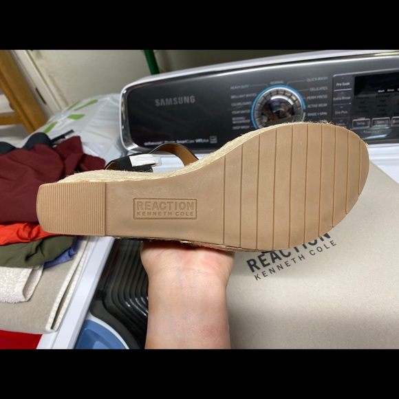 Kenneth Cole Reaction Wedges - Picture 4 of 5
